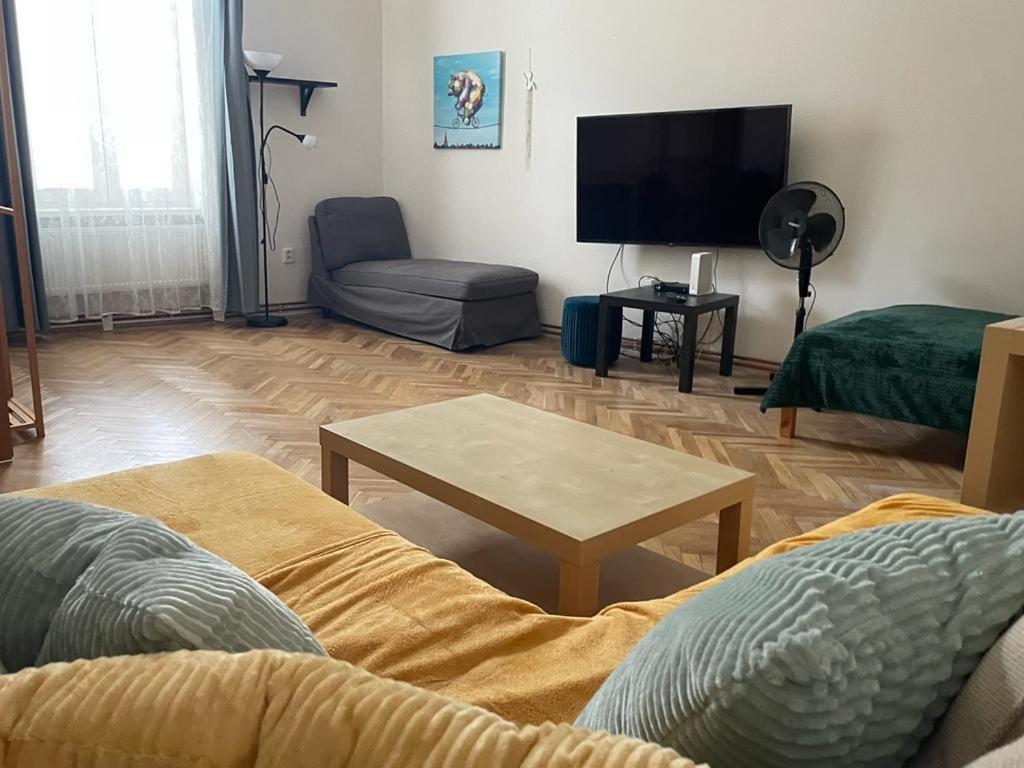 Apartment Green House - Old Town Bratislava Phòng bức ảnh